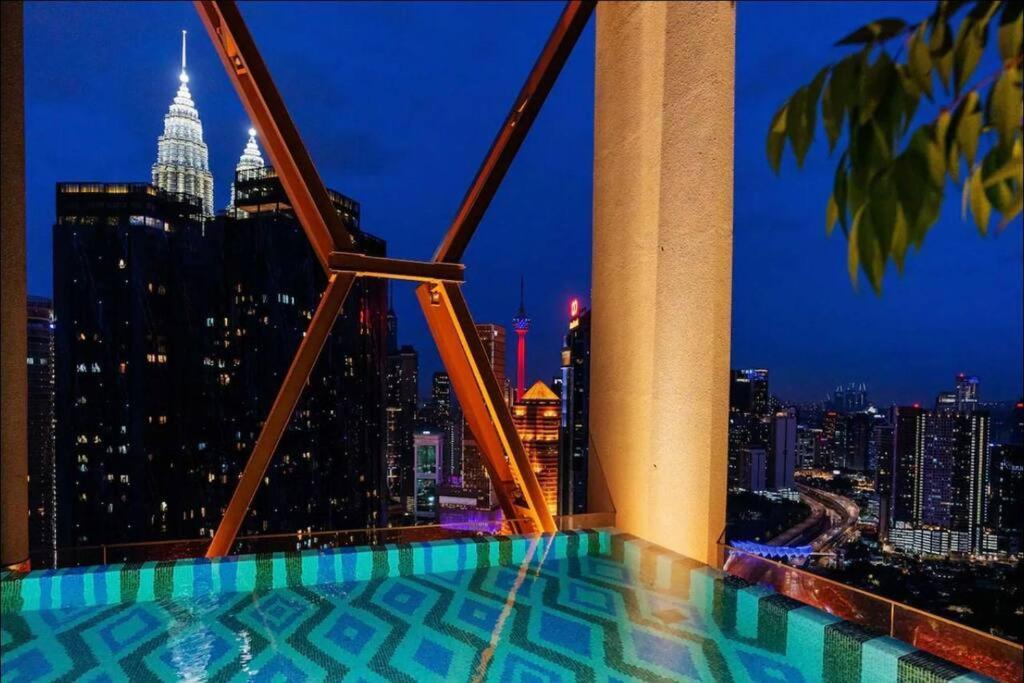 Pangsapuri Scarletz Premium Klcc View Full Kl Tower#36 *