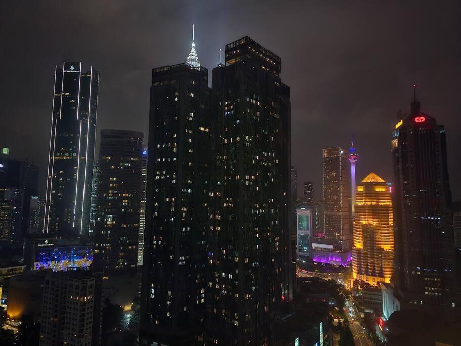 Scarletz Premium Klcc View Full Kl Tower#36 * Kuala Lumpur
